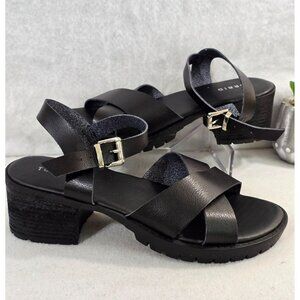 Torrid Womens Black Faux Leather Lug Heel Sandals Ankle Buckle Strap Size 9.5